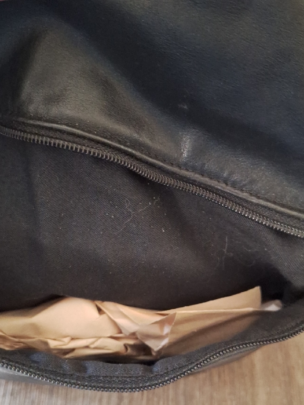 Stone Mountain Craftsman Guild Genuine Leather Black Crossbody Bag - Picture 4 of 10